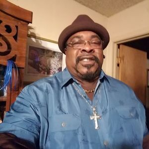 Meet your Posher, Larry